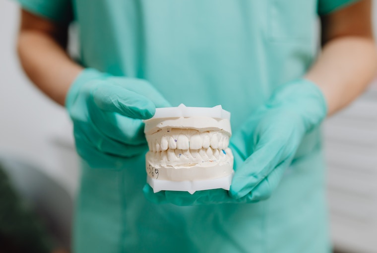 Quanto tempo dura o curso de tecnico em protese dentaria