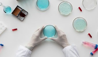 Capa do Curso de Microbiologia e Controle de Infecções